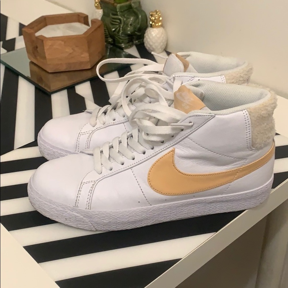 Nike Mid Leather Blazer